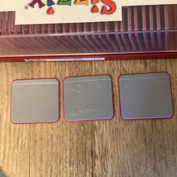 NEW Sizzix Sizzlits Girls are Weird Die set Alphabet and Numbers - Picture 4 of 4